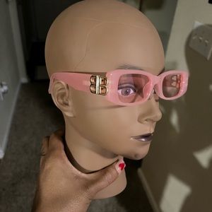 Stylish BB sunglasses light pink.